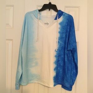 NWT Large Blue & White Tie-Dye Hoodie